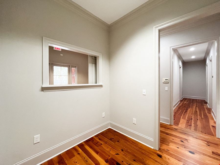Professional Office Suite on Bluebonnet Blvd