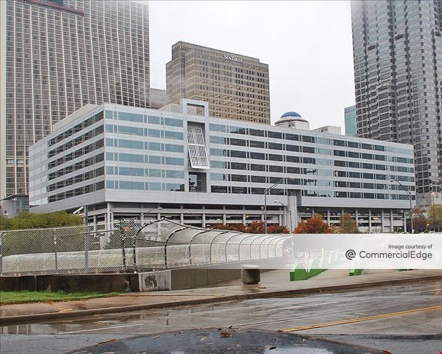 Truist Plaza Garden Offices