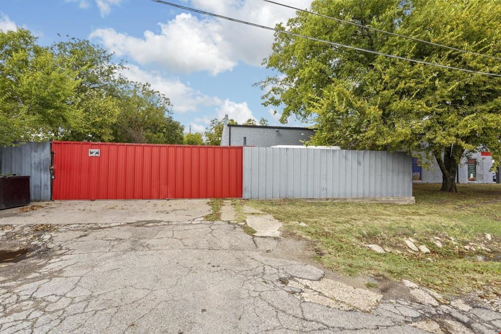 ±2,500 SF Warehouse for Lease in Dallas, TX