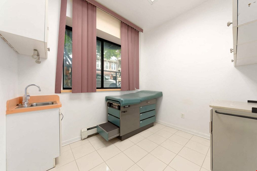 760 SF | 221 Parkville Avenue | Prime Kensington Medical Facility with Dedicated Entrance for Lease