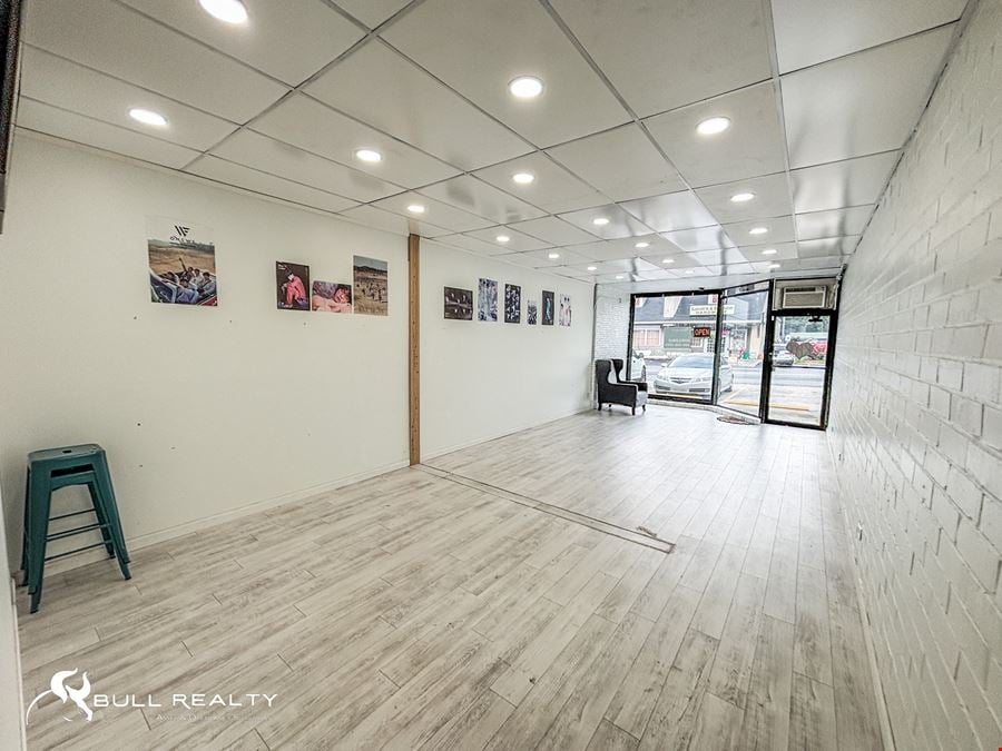 ±1,150 SF Retail Space For Lease in Ingleside Village