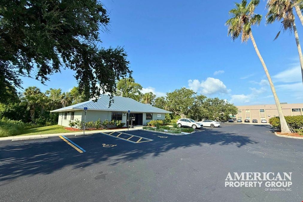 Stand Alone Building Zoned CG w/ 2,640 sf +/-