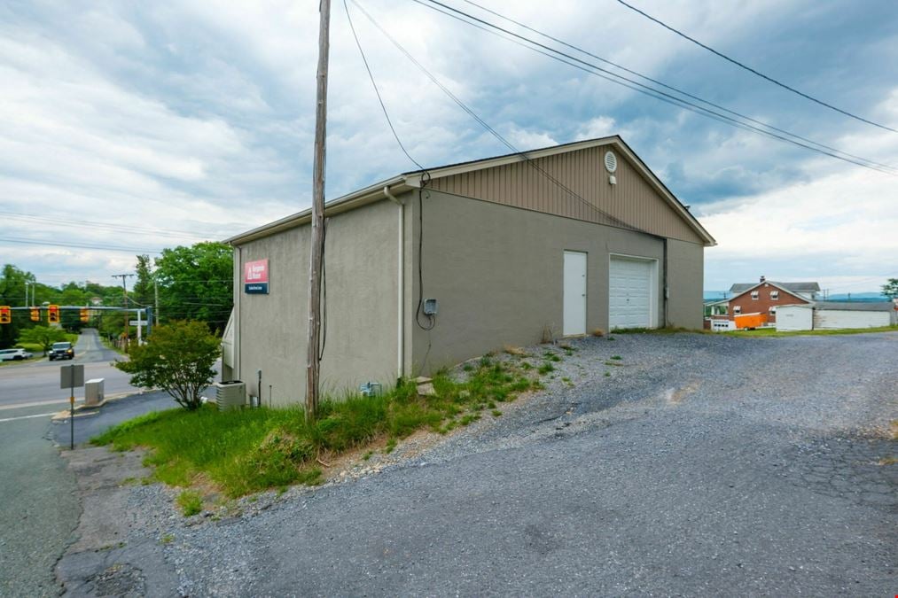 NICE BUILDING IN HIGH TRAFFIC AREA FOR SALE OR LEASE