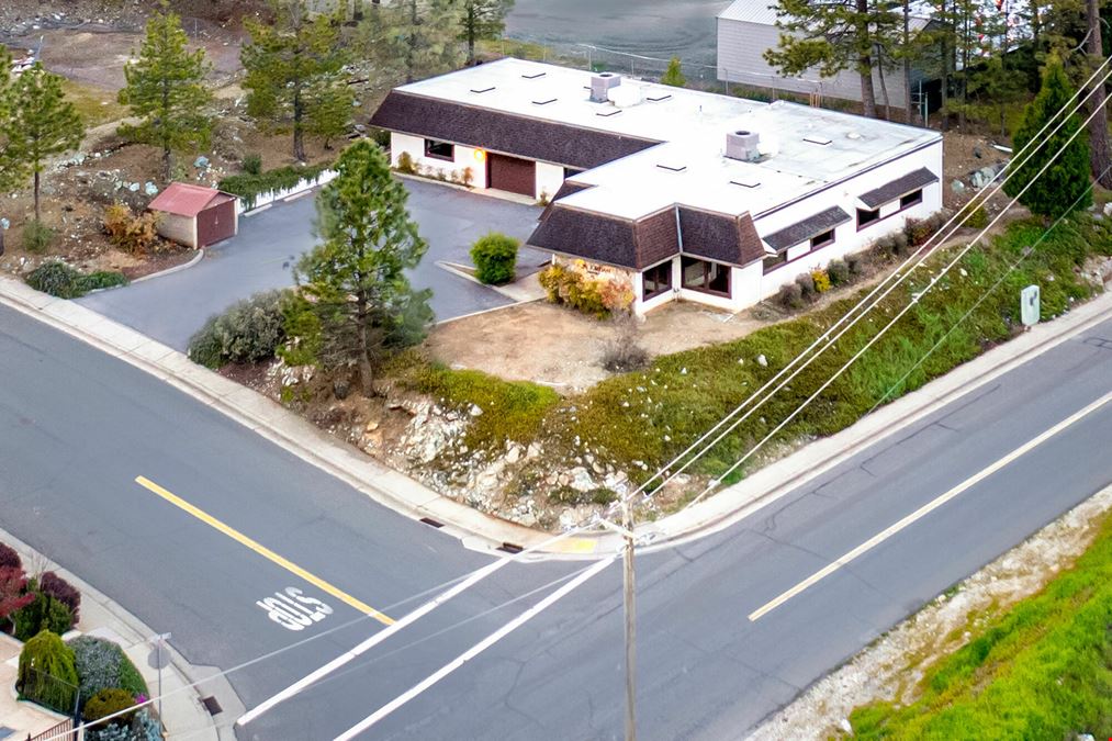 Flexible-Use Office/Shop Building on Prominent Corner