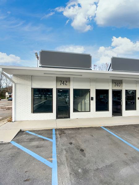 Preview of Retail space for Rent at 742 McFarland Boulevard