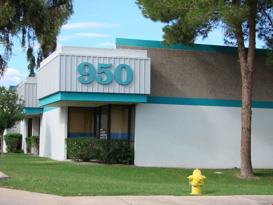 950 W Birchwood Ave