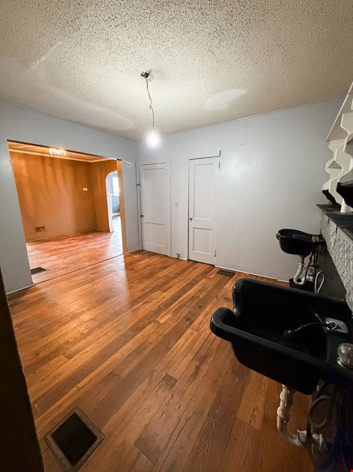 1303 Laurens Rd