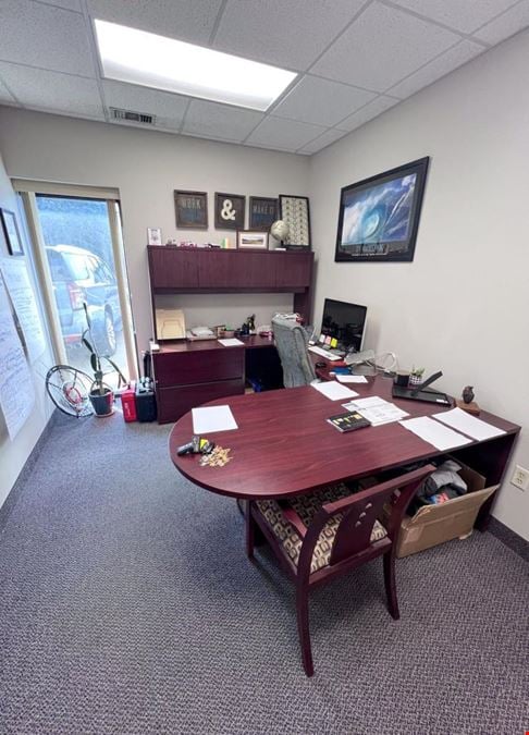 416 Broadway Avenue South - Main Level of Downtown Office