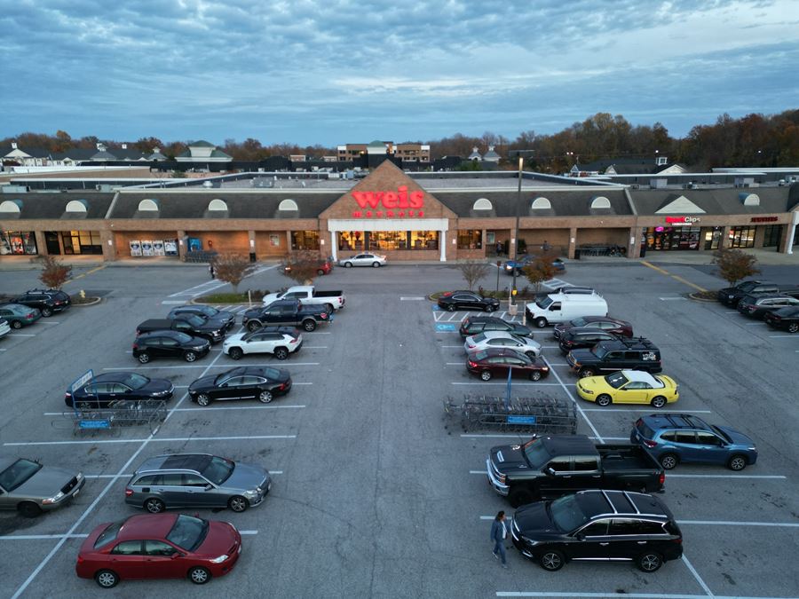 Market at South River Colony