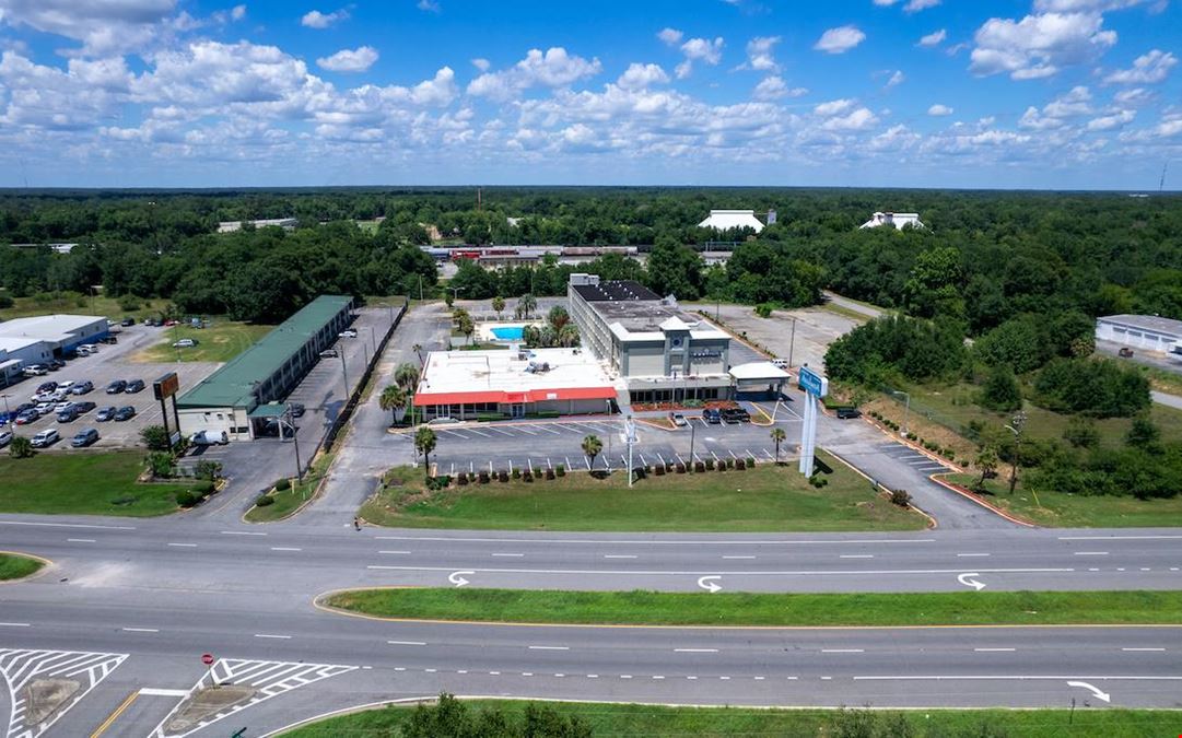 Student Housing / Holiday Inn Conversion