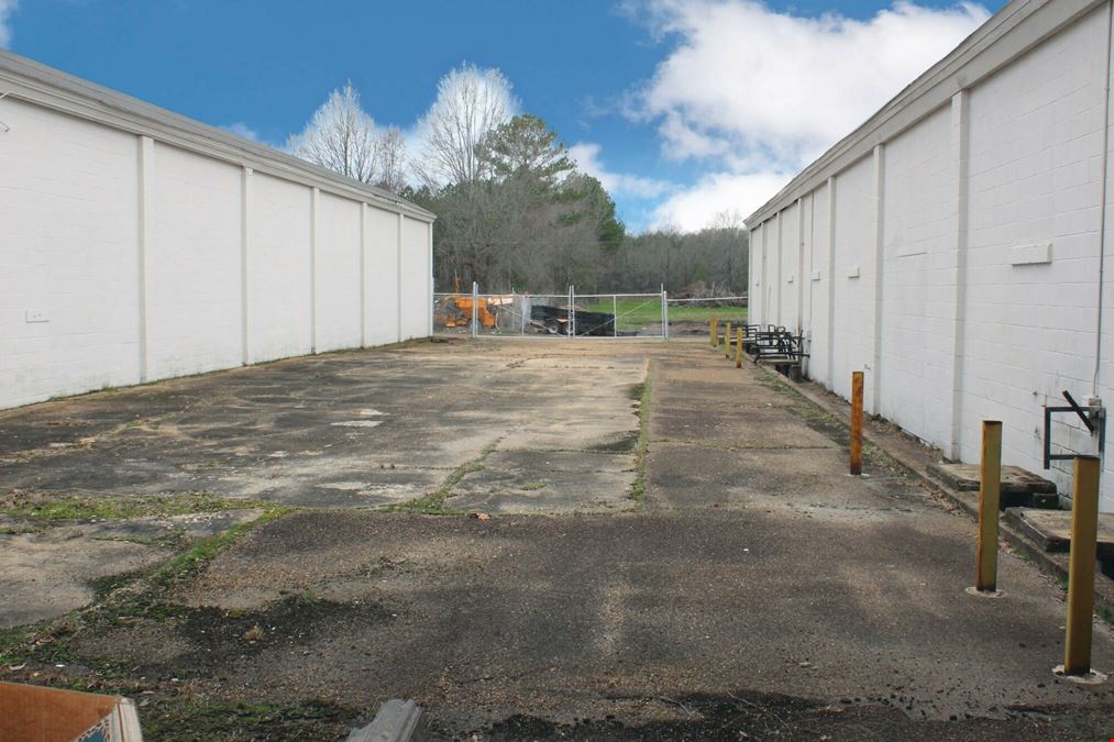 245 Flowood Drive - "The Columns" Buildings