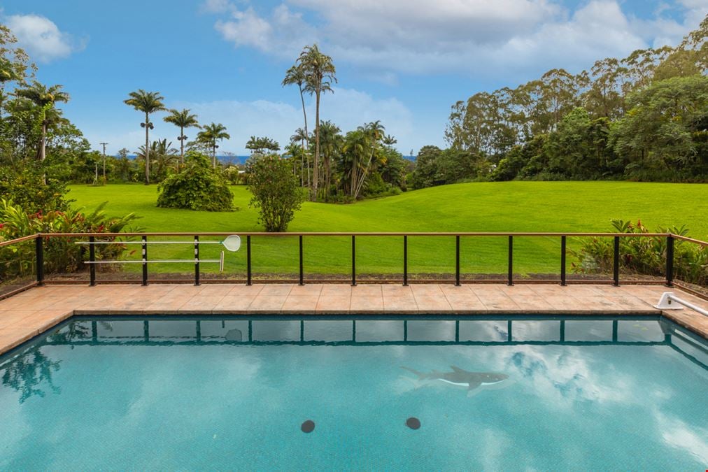 Luxurious Hawaiian Working Farm Retreat