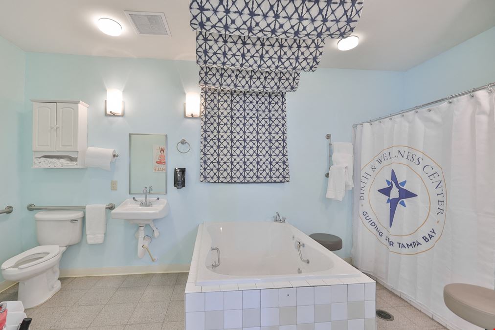 1900 E Bay Drive - Free-Standing Medical/Office