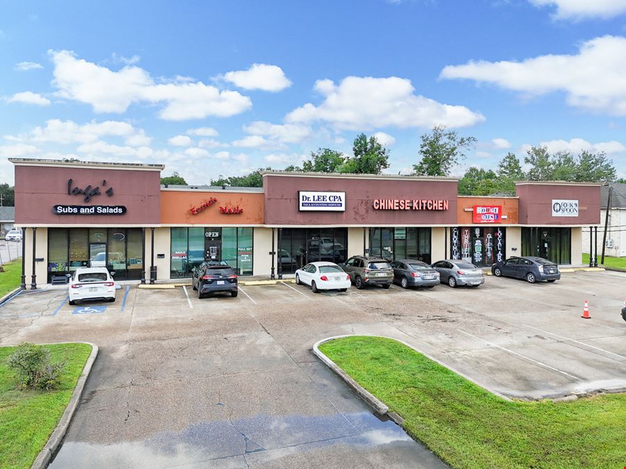 100% Occupied Retail Strip Center Near LSU