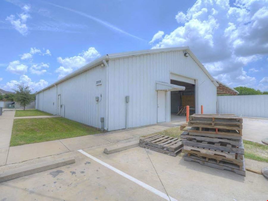 3209 Fort Worth Dr