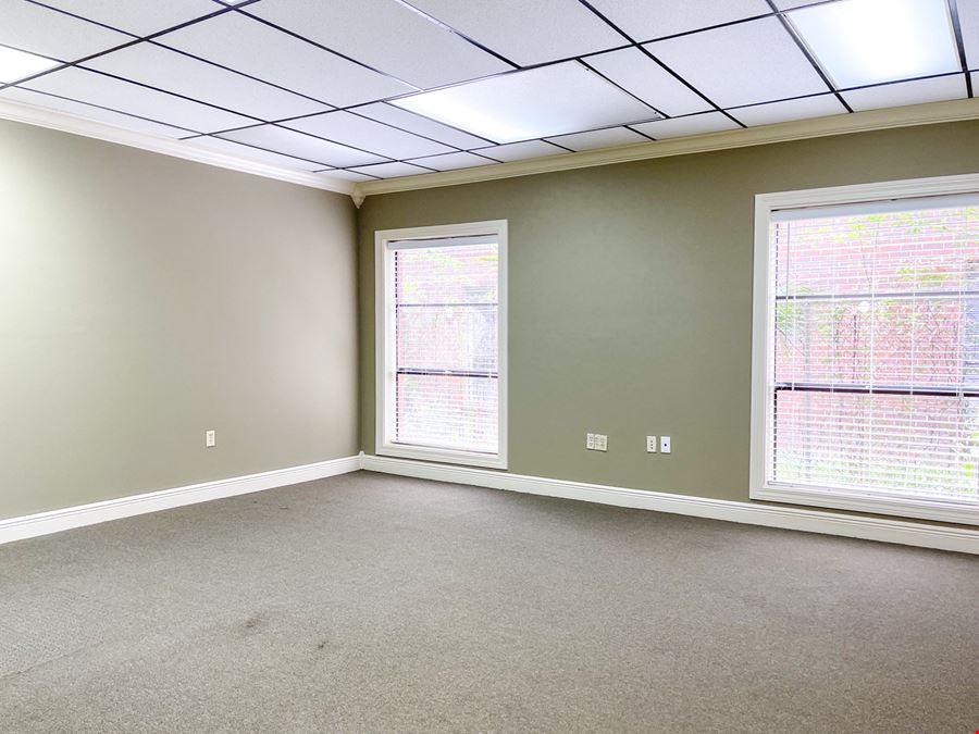 First-Floor Office Suite Off I-10 – Flexible Layout