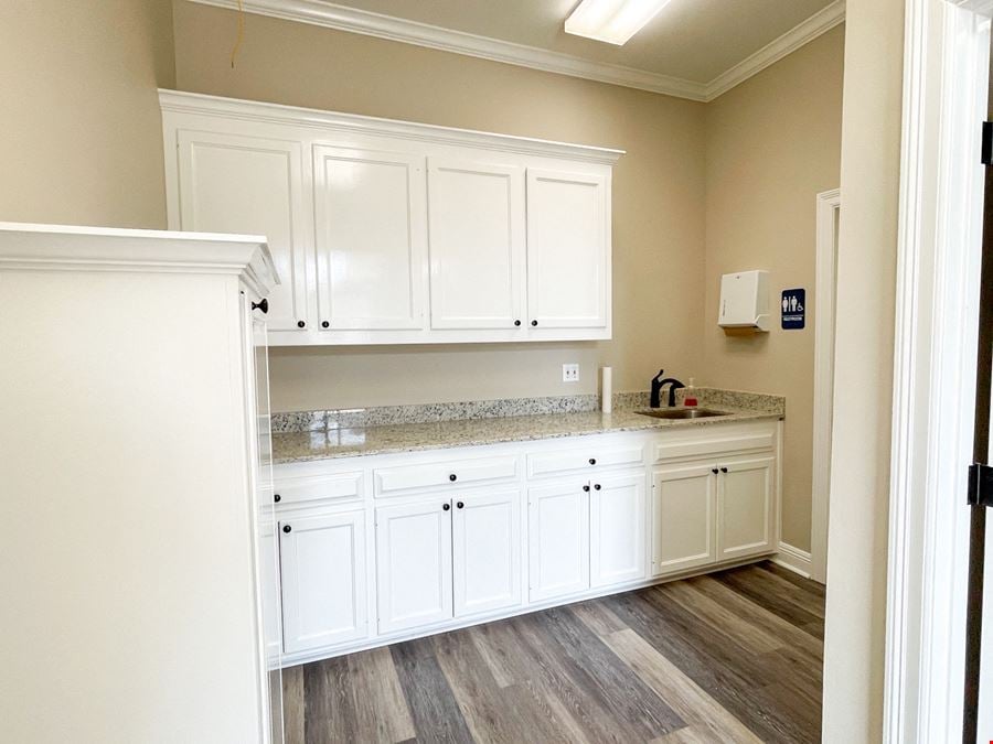 Fully Occupied, Renovated Office Investment on Coursey Blvd - 9.41% CAP