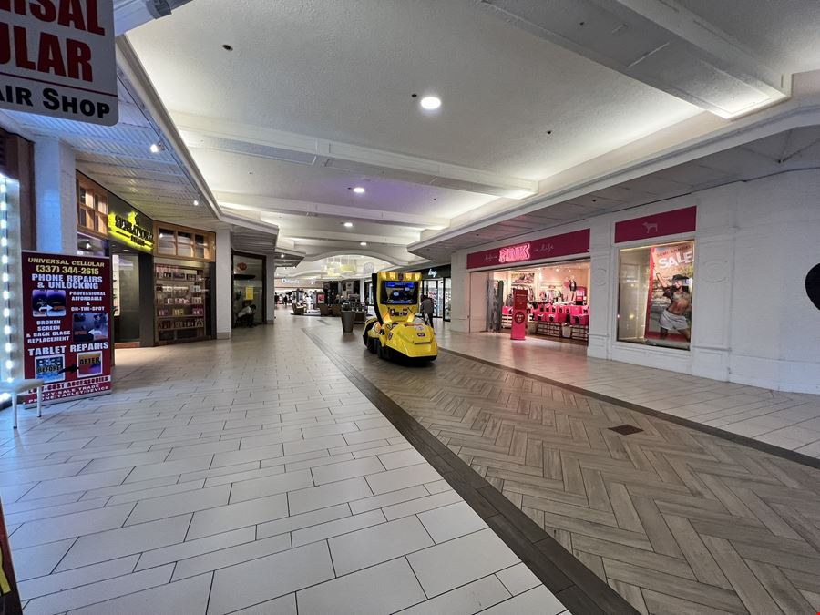 Acadiana Mall For Lease