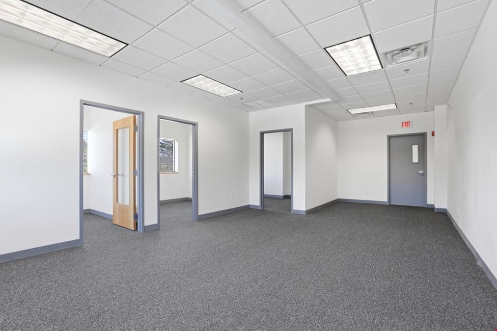 3,700sf Professional Office Suite for Lease in Rowley, MA