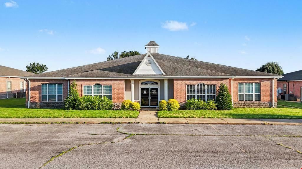 102 SE Executive Dr