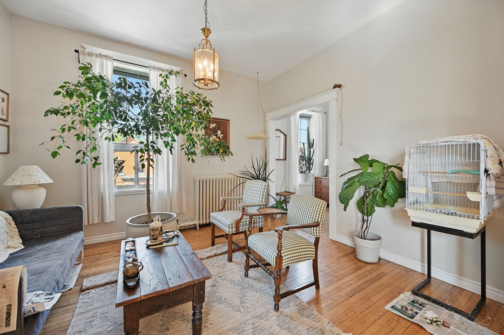 55 Barton Street West