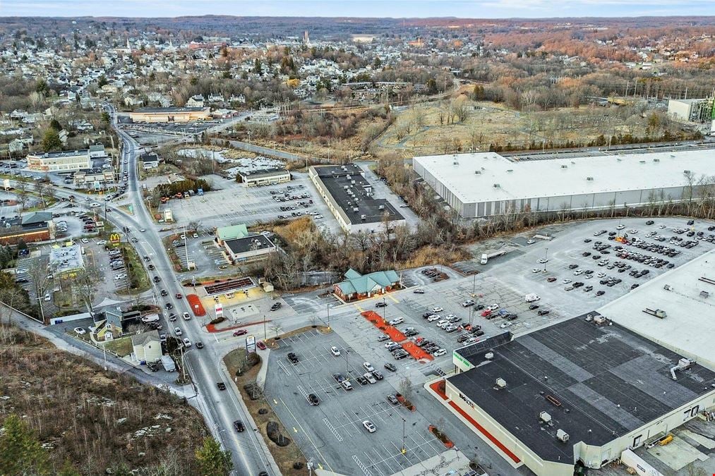 Milford, MA - Milford South Plaza
