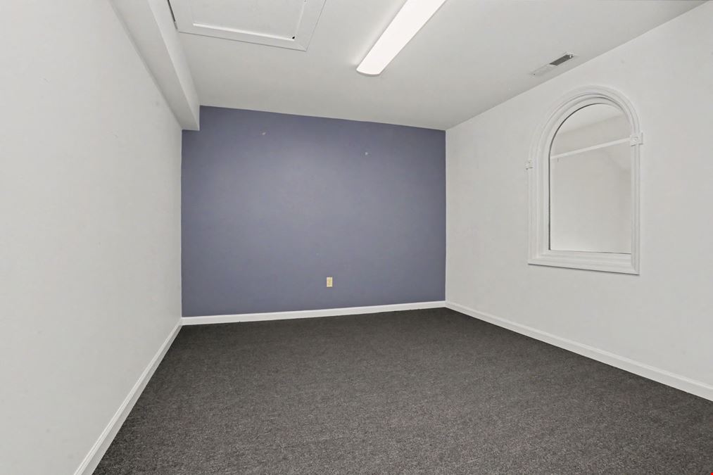 27 Mill Plain Rd #4