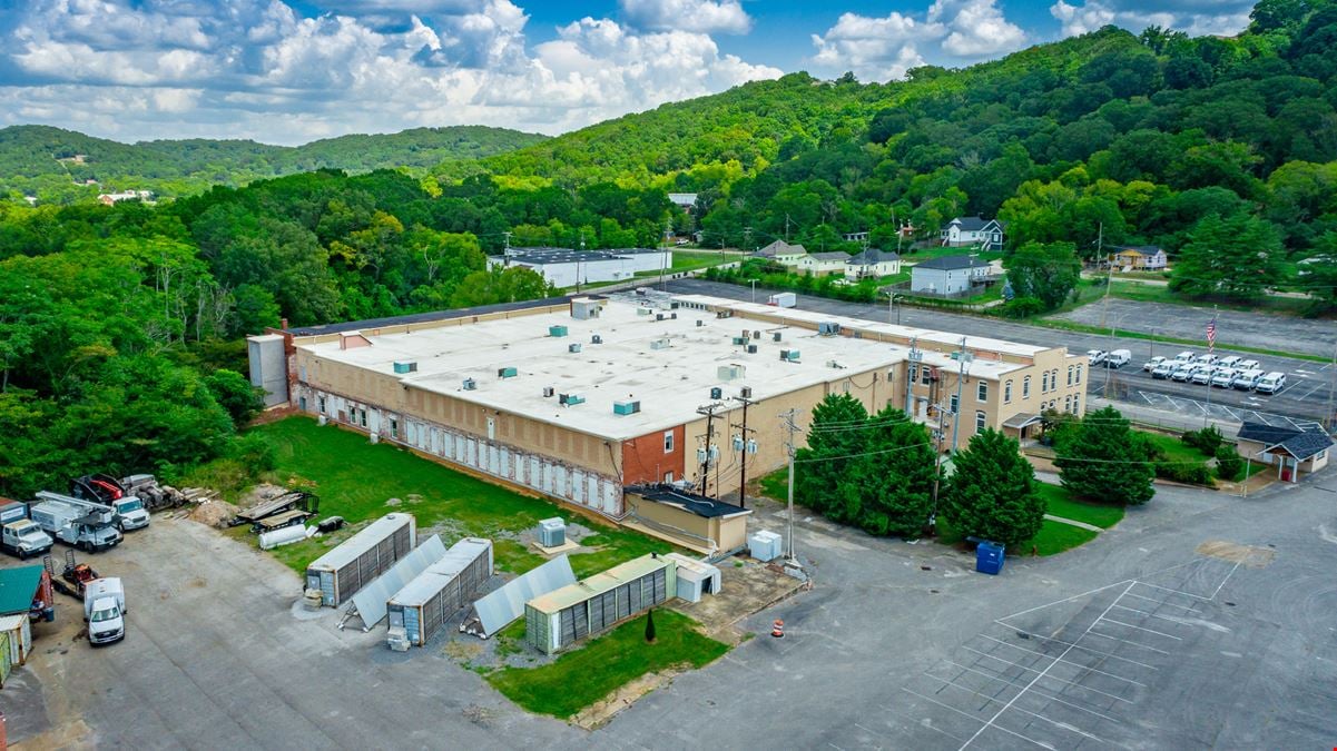 2001 N Chamberlain Ave Industrial and Office Mixed 147,302 SF on 11.59 Acres