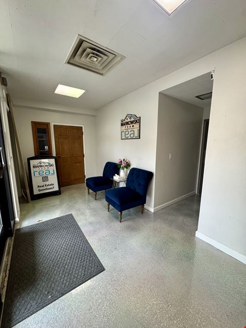 200 N F St