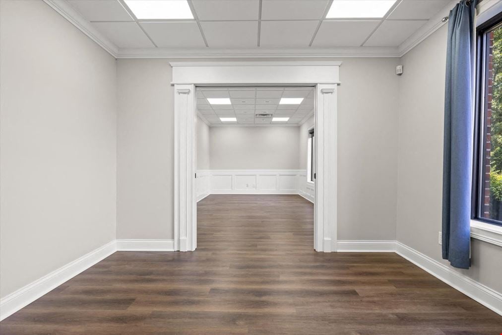 2 Executive Suites 