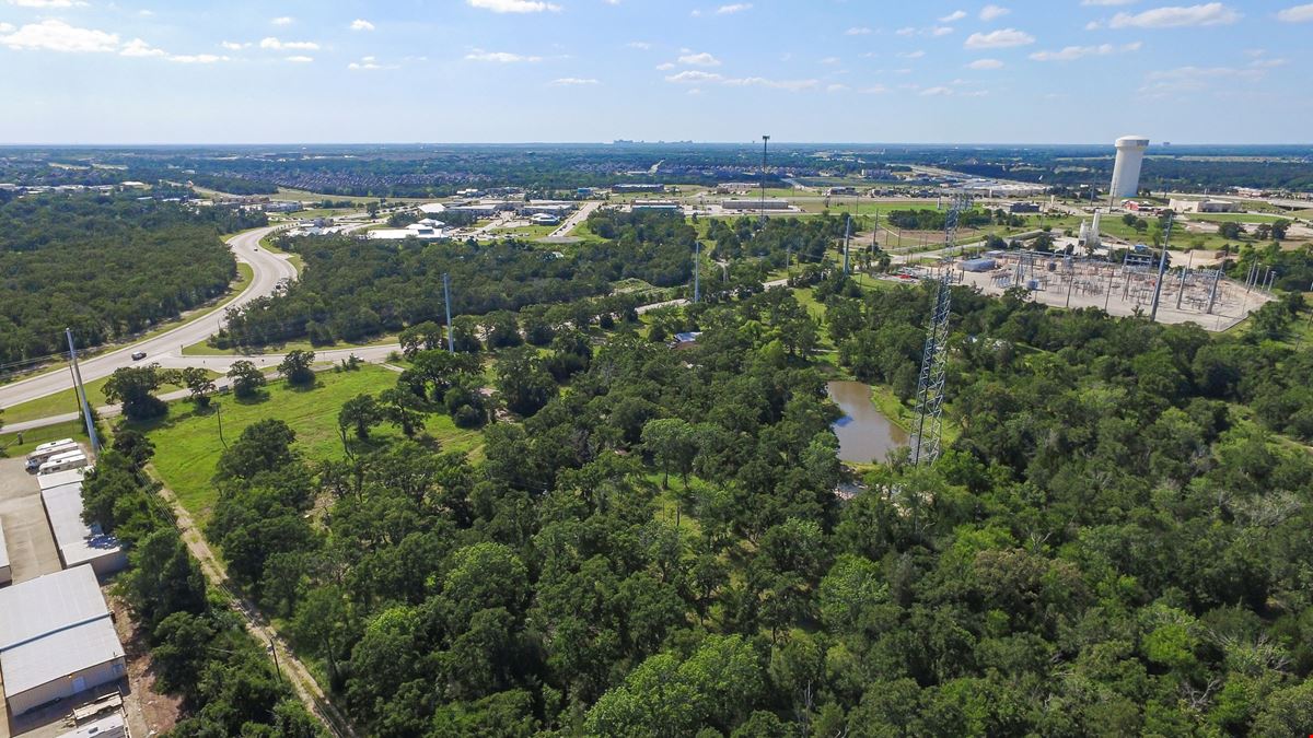 ± 16.98 Acres on Hwy 6 | College Station, TX