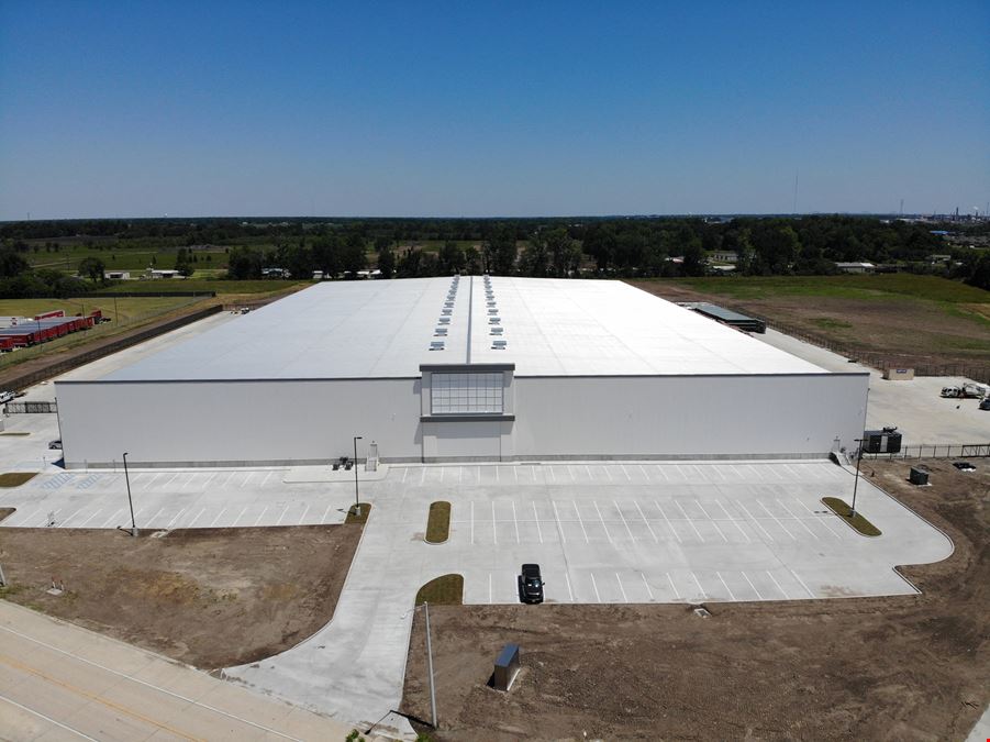 250,000 SF Cross Dock Distribution Facility