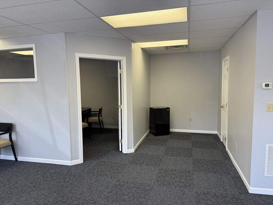 1,000 SF OFFICE SPACE FOR LEASE