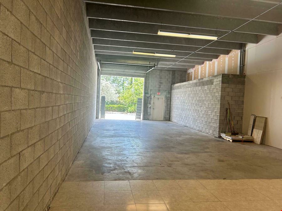 Versatile Flex Space in Prime Sunrise Location