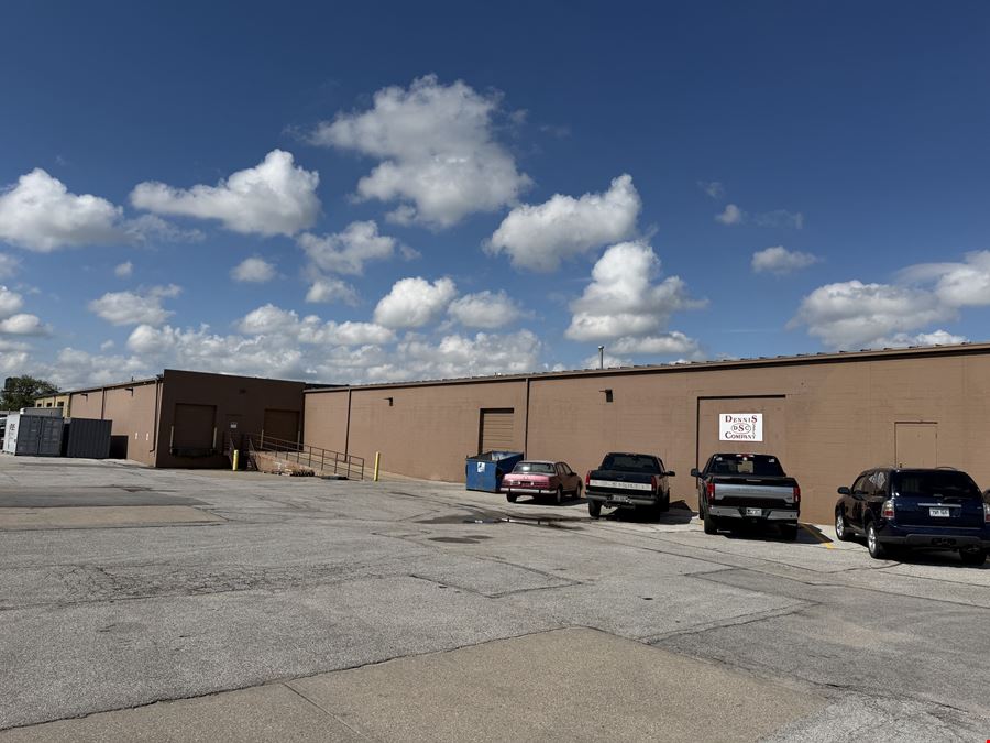 10821 I St