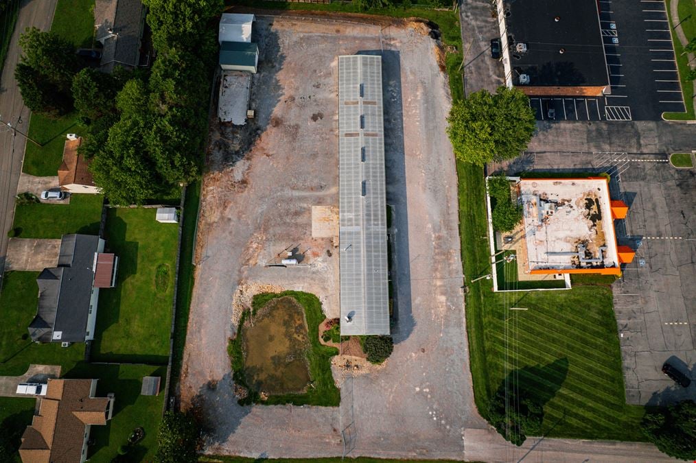 5,700 SF Industrial with Ample Outdoor Storage