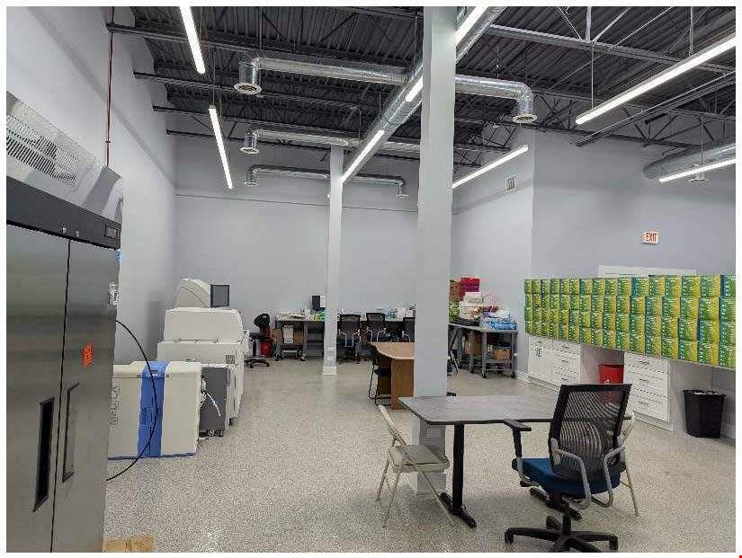 Versatile Commercial Flex Property