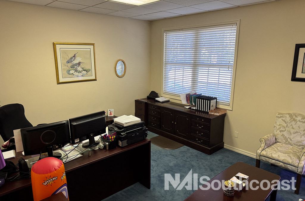 ±6,052 SF Professional Office on 1.29 Acres