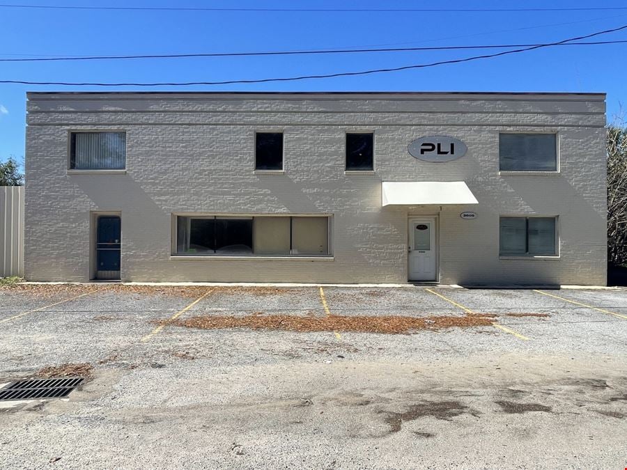 Pensacola Warehouse with Large Lay Down Area