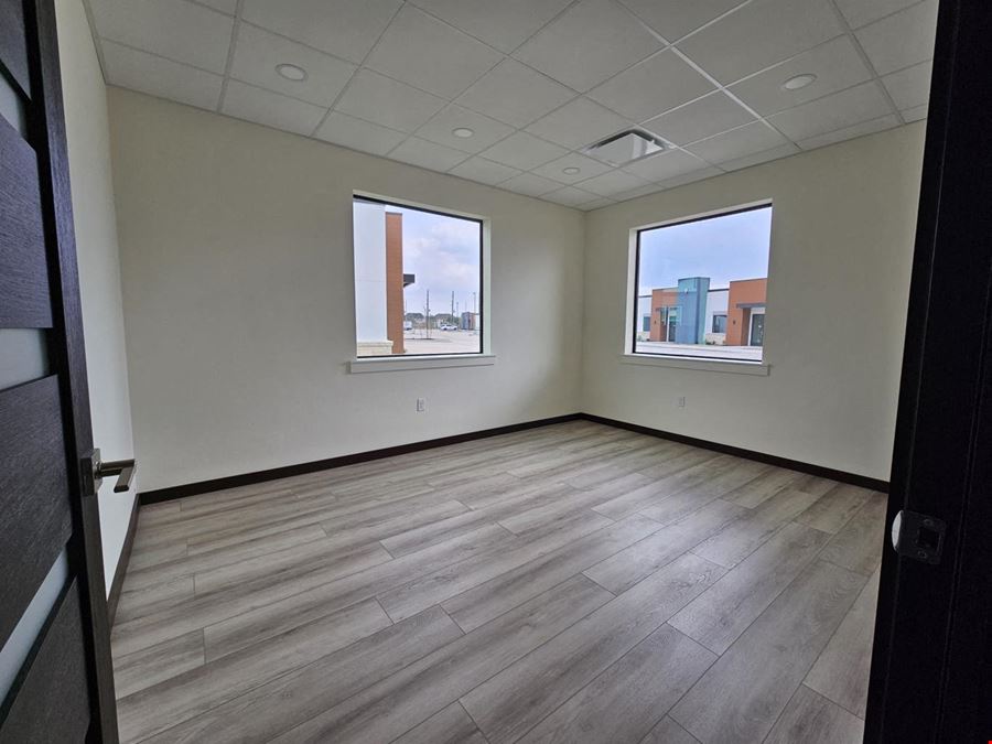 5151 Meadow Ranch Suite 105 Richmond, TX 77407