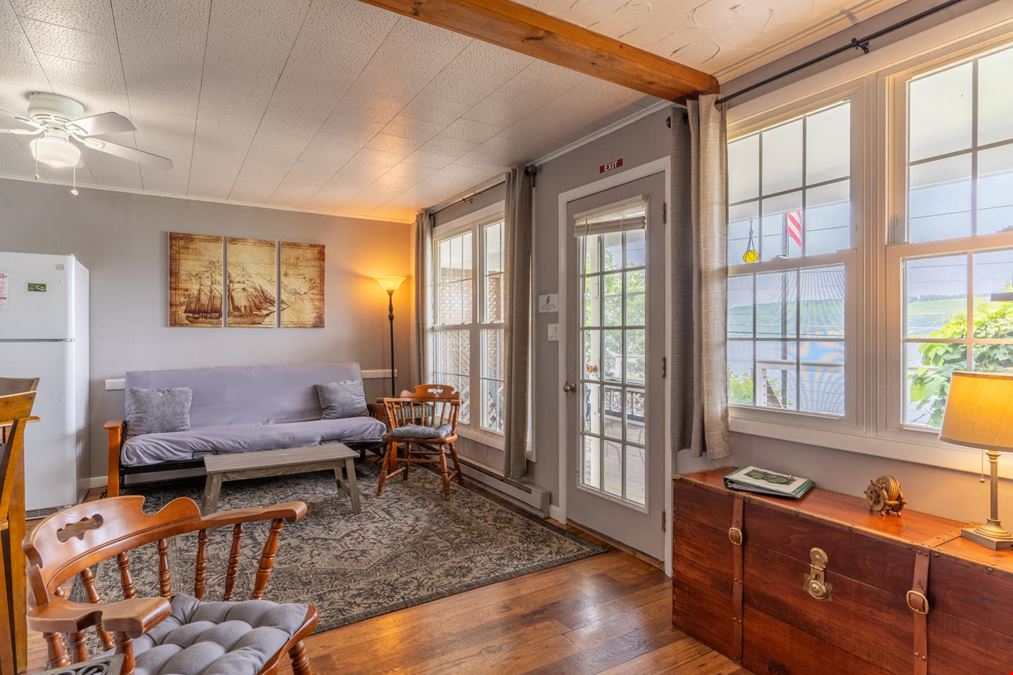 Admiral Peabody's  Lakeside Lodging