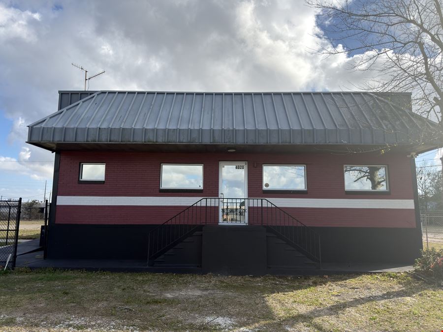 ±2,800 SF Industrial Facility on 1.76 Acres