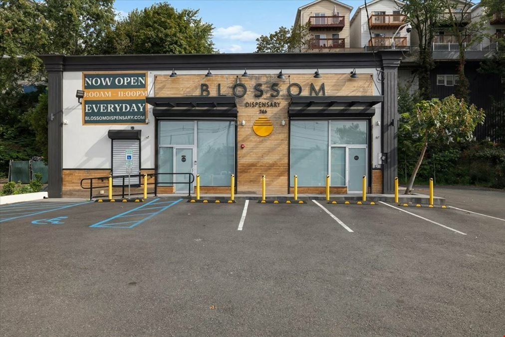 Retail + Cannabis Ready | 2,780 SF Freestanding Building w/ Parking | Jersey City Corridor Location