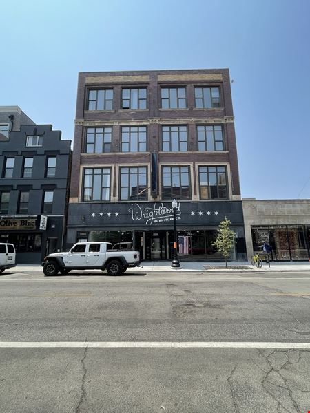Preview of Commercial space for Sale at 3036 N Lincoln Ave