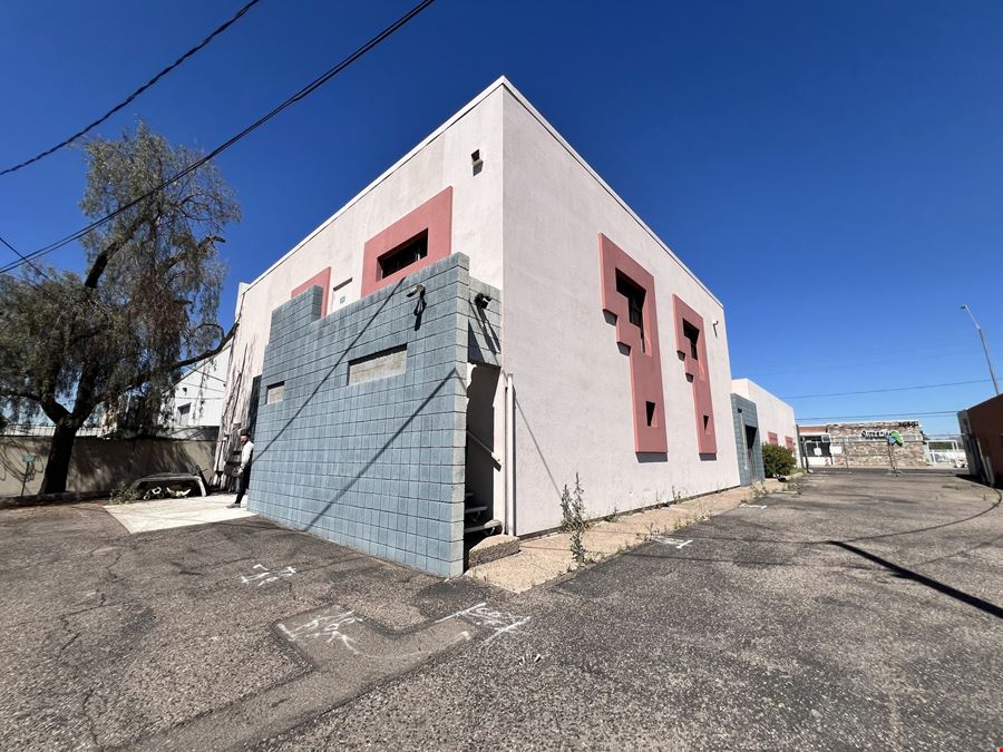 2641 E McDowell Rd