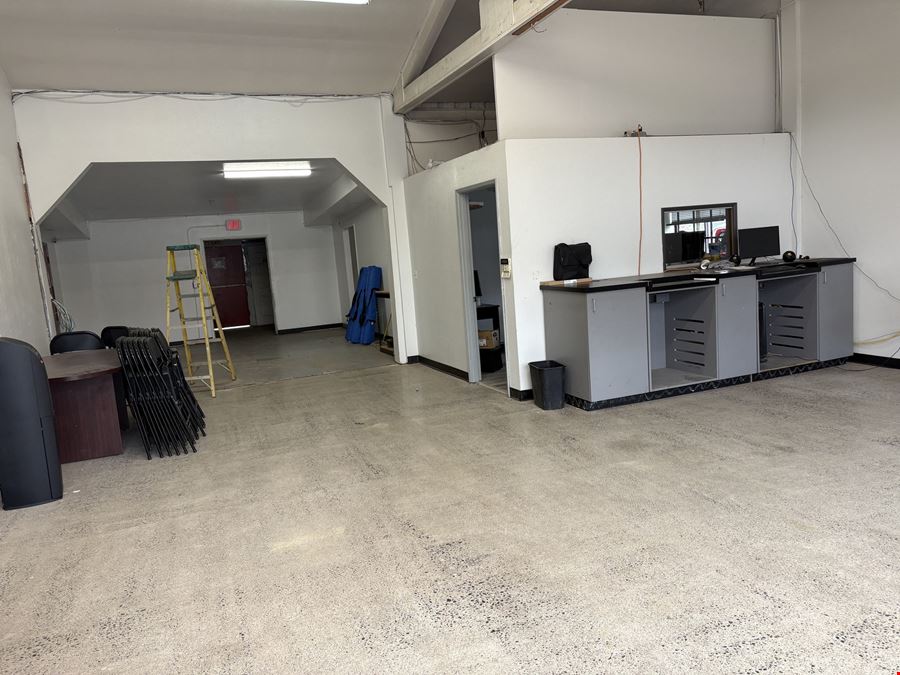 Clark County Shop/Office & Industrial Yard