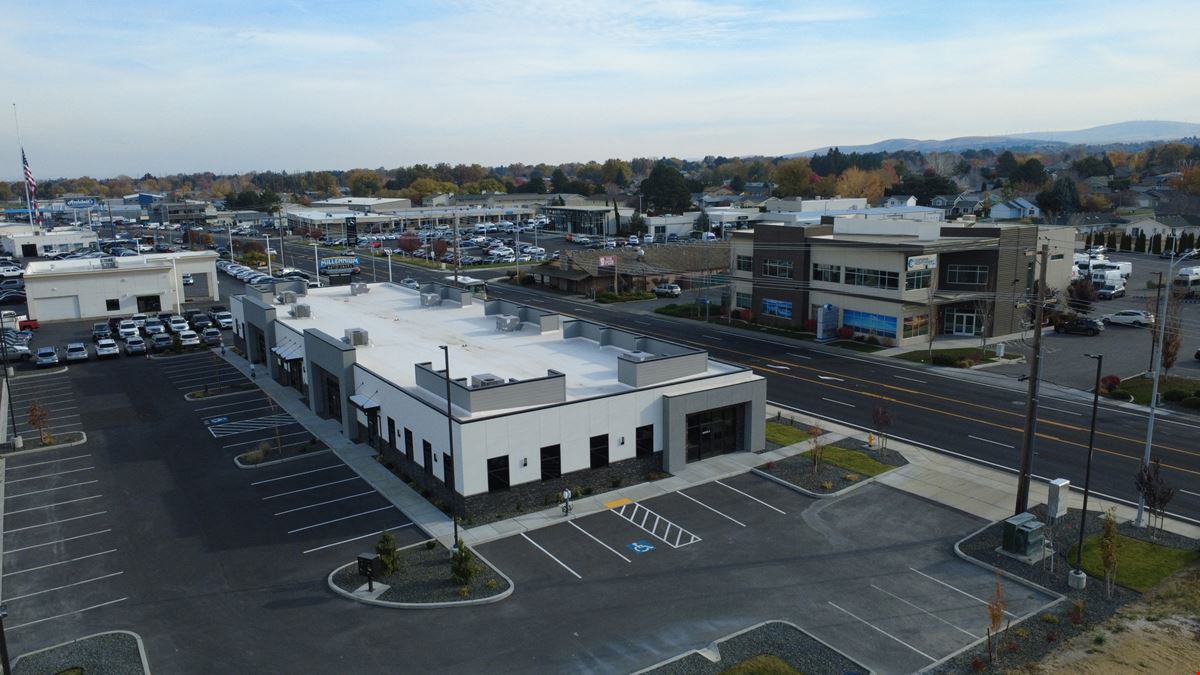 Clearwater Ave Retail Plaza