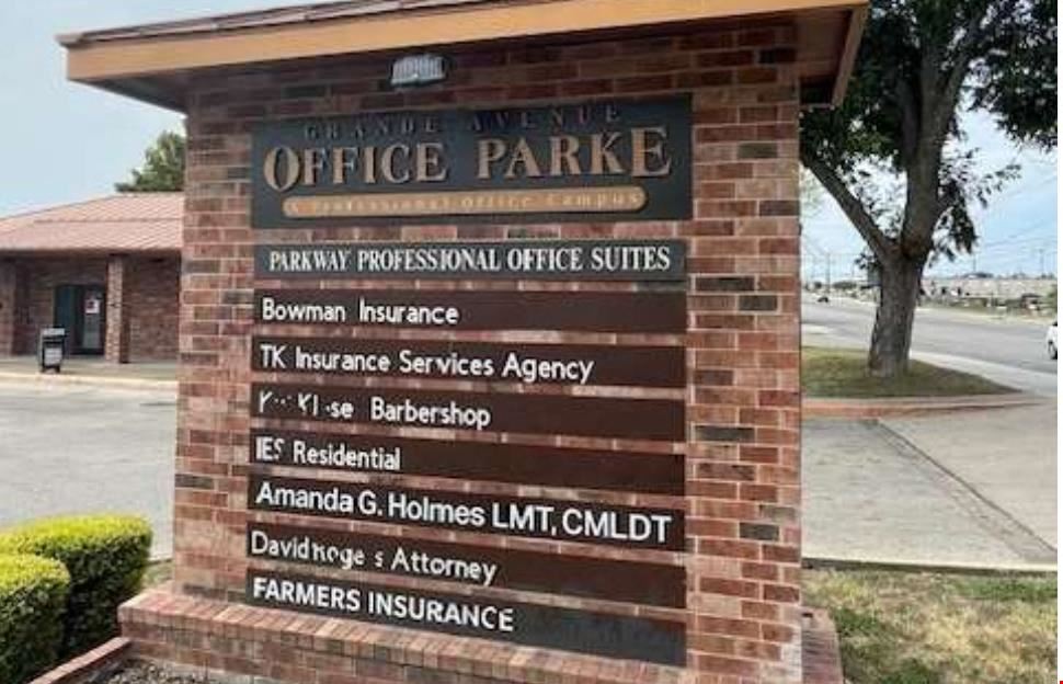 821 Grand Avenue Pkwy #200