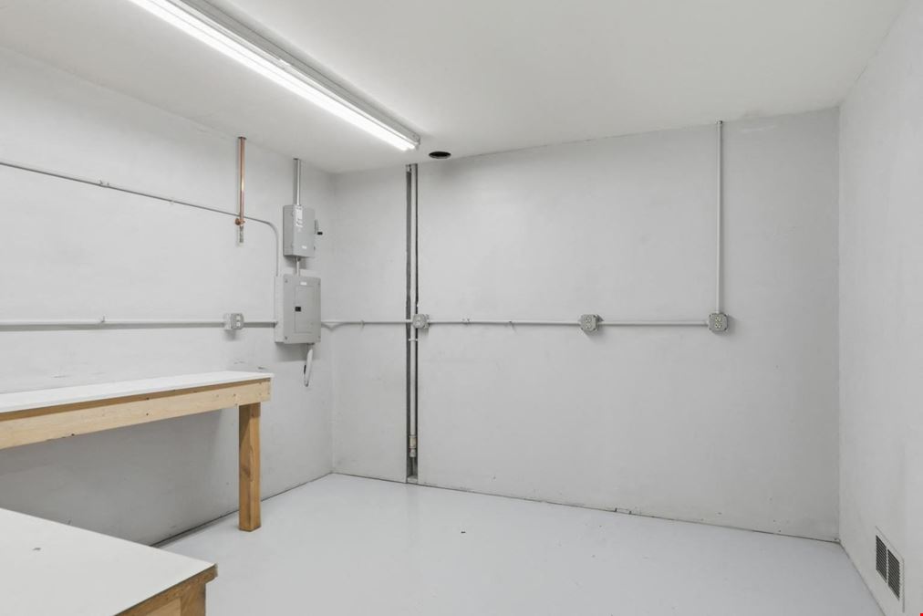 Industrial flex Space for Lease in Newburyport Seacoast Business Park