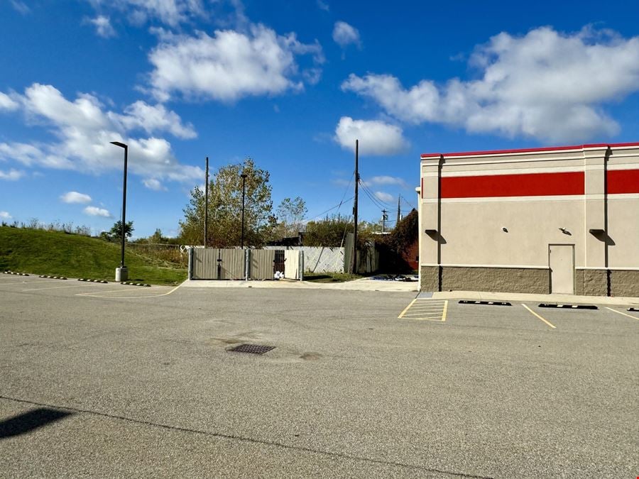 8,338+/- SF Retail Space Sub Lease